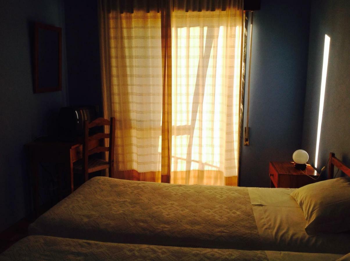 Pensao Algarve Bed & Breakfast Сао Брас де Алпортел Екстериор снимка
